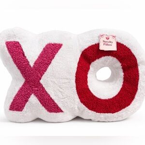 NWT Target XO Plush Throw Pillow Decor Gift